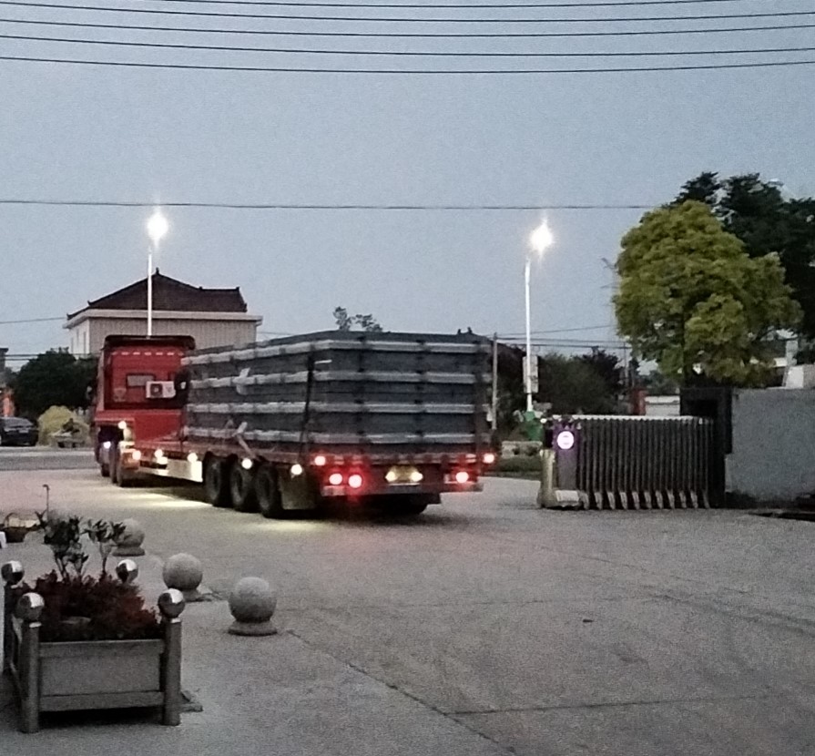 黔東電力改造項(xiàng)目矩形金屬膨脹節(jié)發(fā)貨！